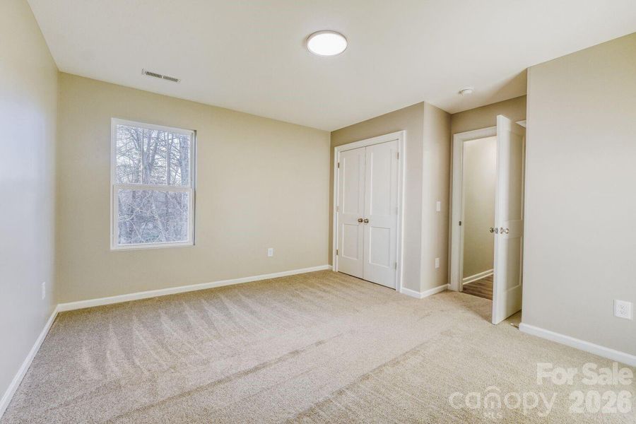 Spacious, unfurnished interior of a new home in , Concord (Image 14).
