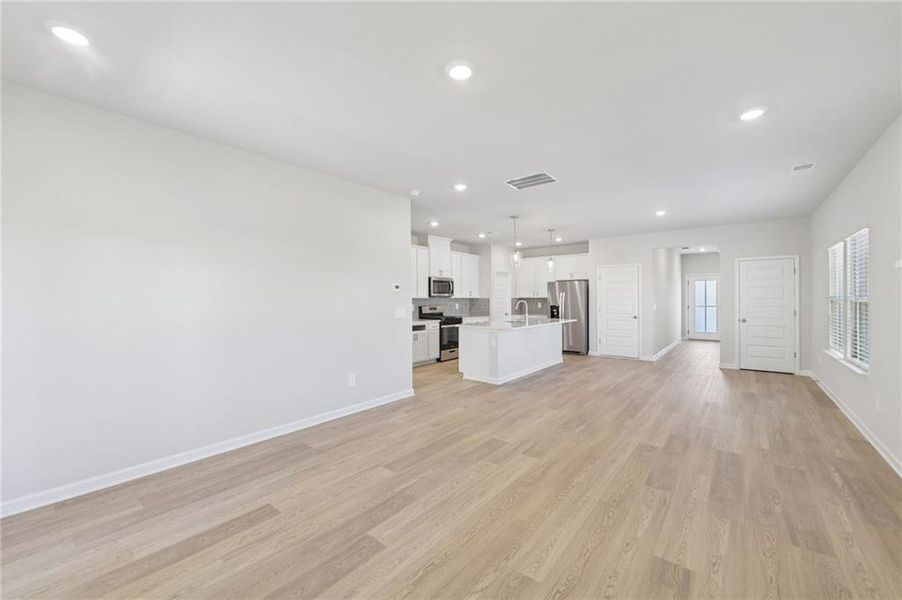 Spacious, unfurnished interior of a new home in Hemingway - Reserve Series, Cumming (Image 34).