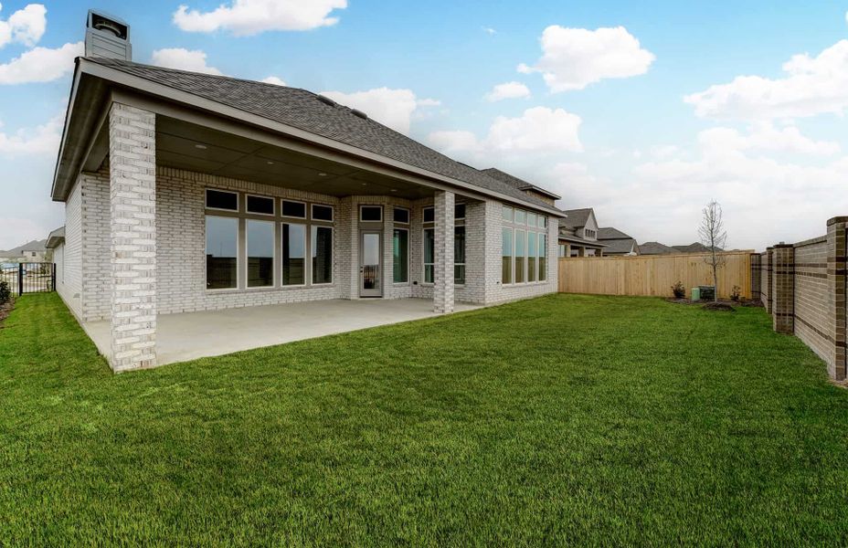 Representative exterior details of a home built from the 2870 by Ravenna Homes in The Woodlands Hills 65′, Willis (Image 3). Representative exterior details of a home built from the 2870 by Ravenna Homes in The Woodlands Hills 65′, Willis (Image 3).
