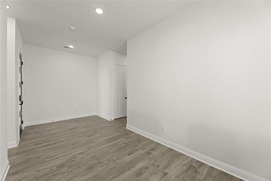 Spacious, unfurnished interior of a new home in Chelsea Commons, Allen (Image 29).