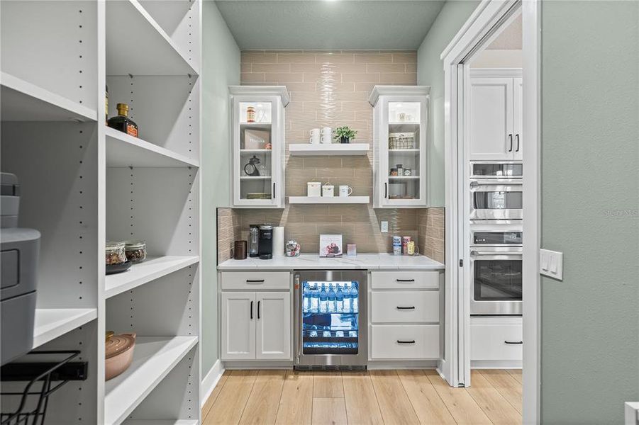 Furnished interior view inside a new home in , Tarpon Springs (Image 42). Furnished interior view inside a new home in , Tarpon Springs (Image 42).