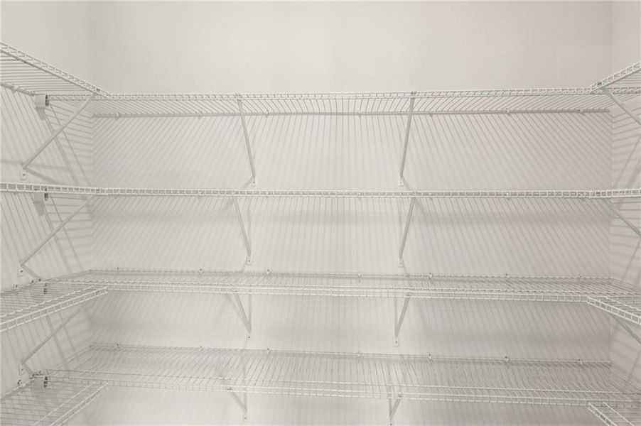 Spacious, unfurnished interior of a new home in Ivey Township, Dallas (Image 40).