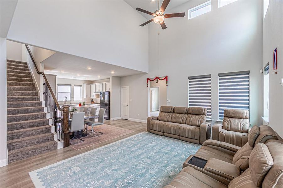 Furnished interior view inside a new home in Stoneridge, Melissa (Image 9).