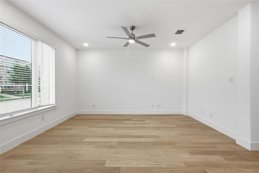Spacious, unfurnished interior of a new home in , Arlington (Image 31).