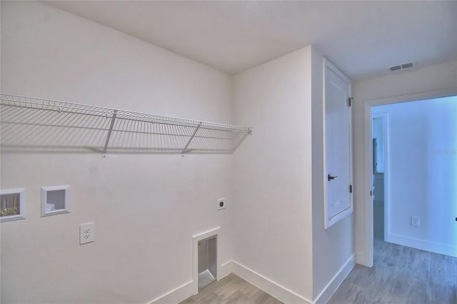 Spacious, unfurnished interior of a new home in Lake Juliana Estates, Auburndale (Image 31).