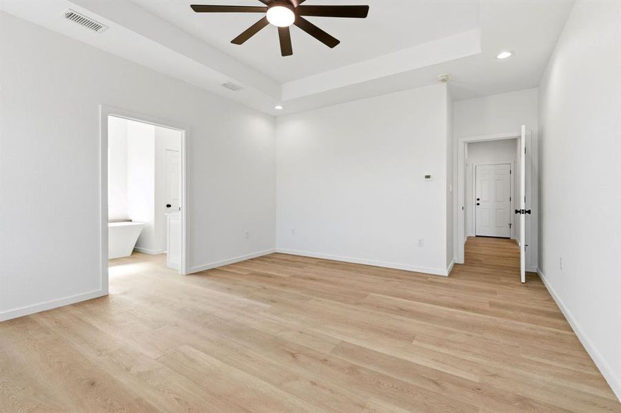 Spacious, unfurnished interior of a new home in , Hawley (Image 29).