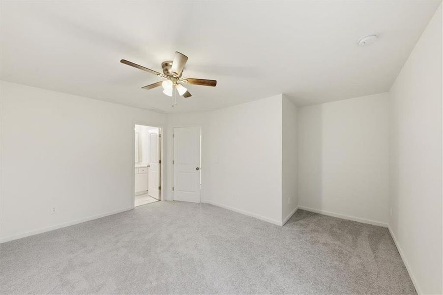 Spacious, unfurnished interior of a new home in , Carrollton (Image 27).