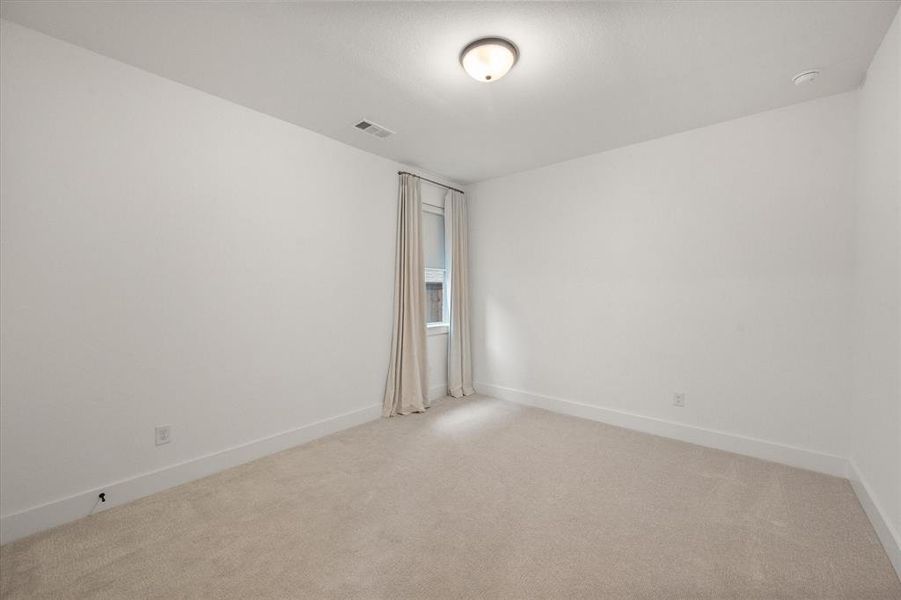 Spacious, unfurnished interior of a new home in BridgeWater, Midlothian (Image 20).