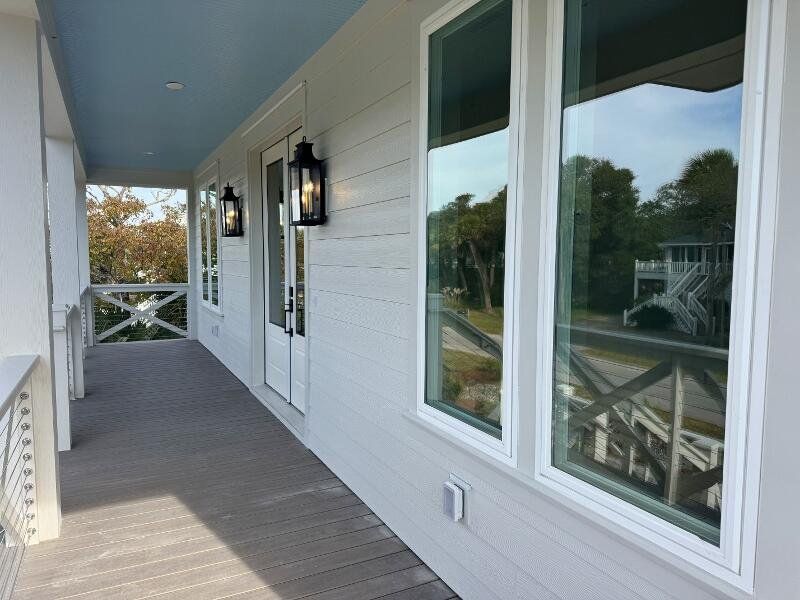 Exterior details and patio area of a home in , Edisto Beach (Image 4).