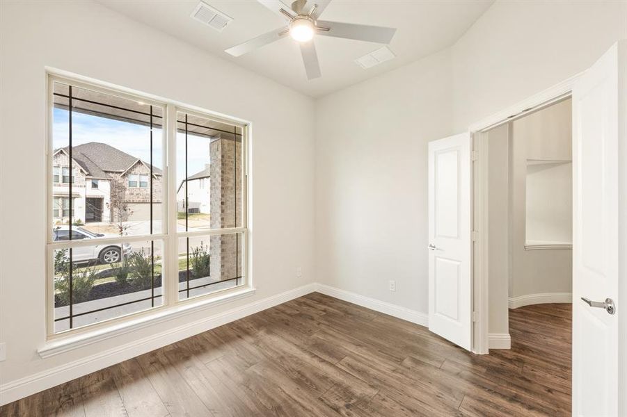 Spacious, unfurnished interior of a new home in Sunset Ridge, Alvarado (Image 15).