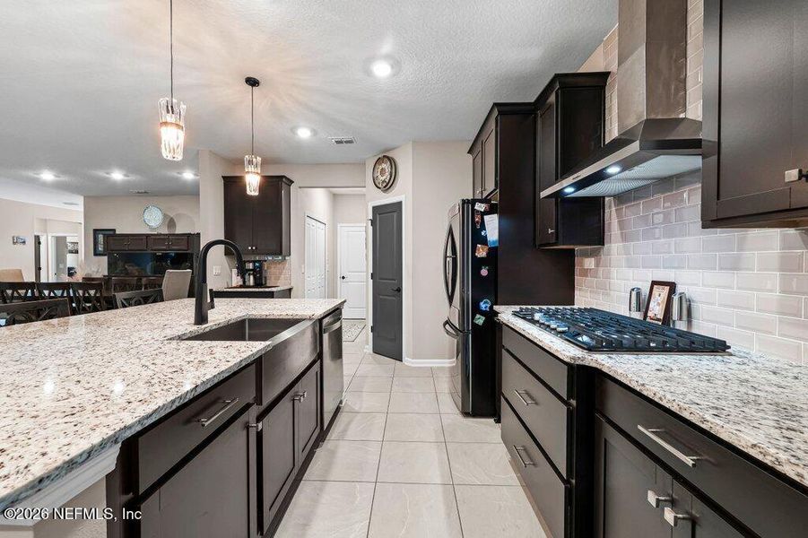 Furnished interior view inside a new home in , Middleburg (Image 28).