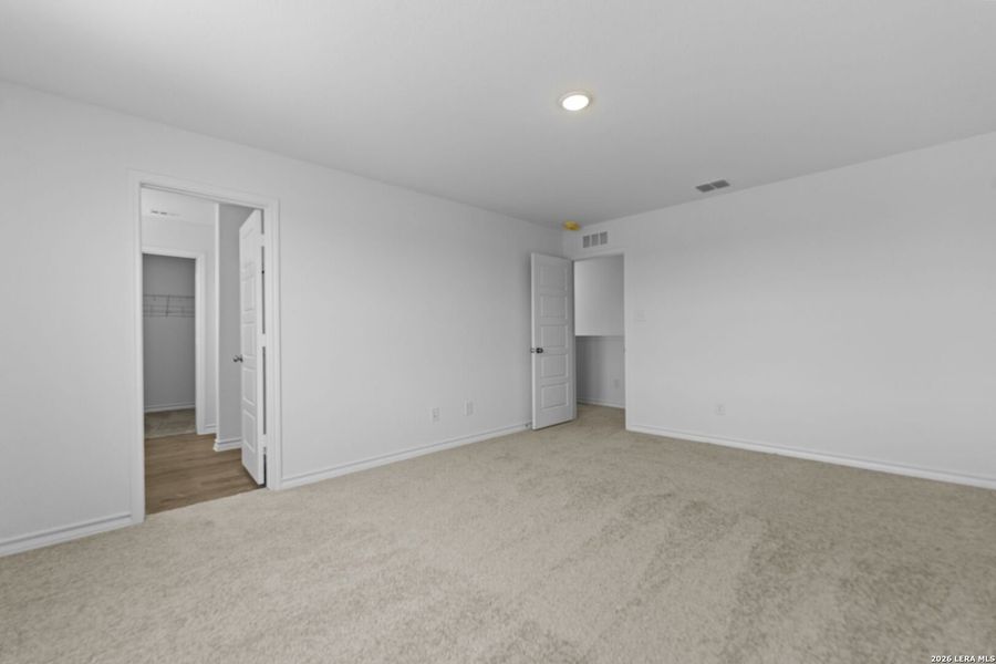 Spacious, unfurnished interior of a new home in Corley Farms, Boerne (Image 21).