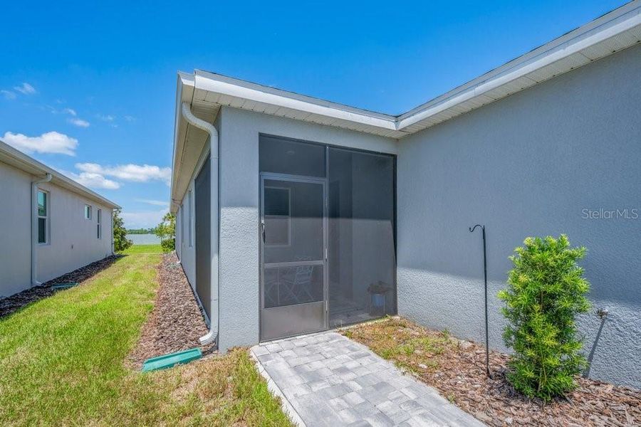 Exterior details and patio area of a home in , Sarasota (Image 4).