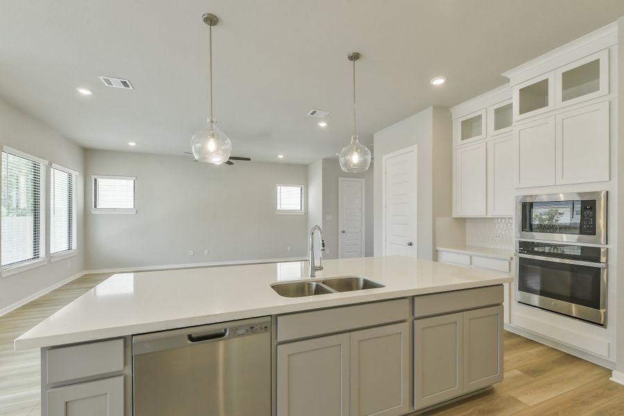 Furnished interior view inside a new home in Summer Place  35', Montgomery (Image 13).