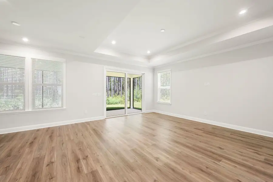 Spacious, unfurnished interior of a new home in Waterways, Richmond Hill (Image 53).