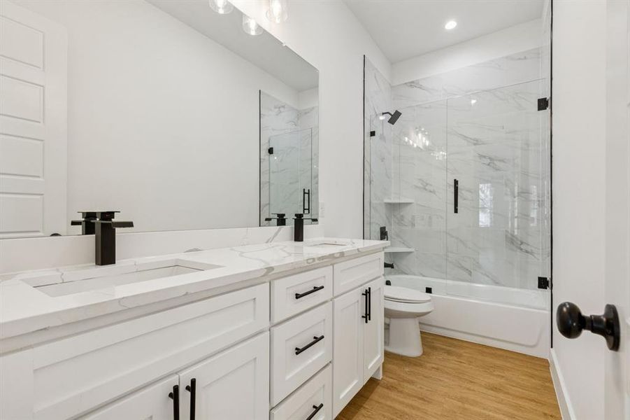 Furnished interior view inside a new home in , Dallas (Image 7).