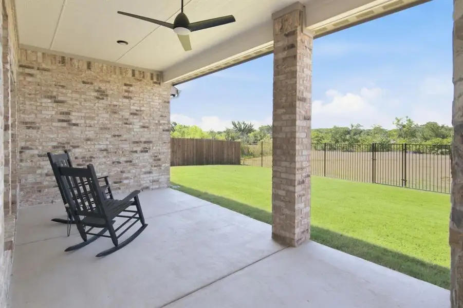 Exterior details and patio area of a home in , Burleson (Image 3).