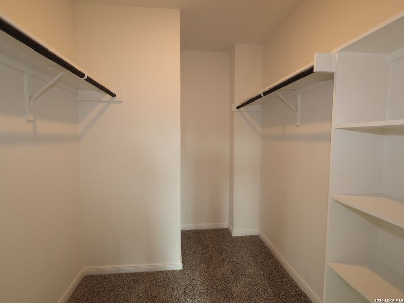 Spacious, unfurnished interior of a new home in Agave, San Antonio (Image 24).