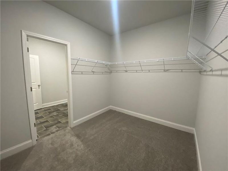 Spacious, unfurnished interior of a new home in , Jefferson (Image 41).