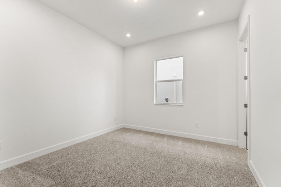 Spacious, unfurnished interior of a new home in Tradition - Seville, Port St. Lucie (Image 11).