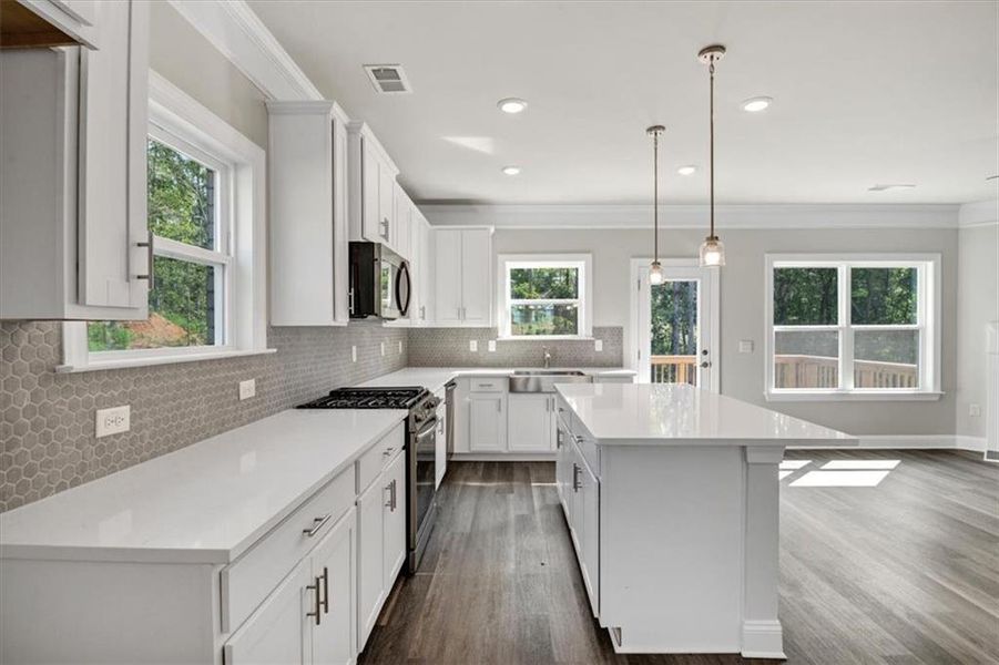 Furnished interior view inside a new home in Tuscany Hills, Douglasville (Image 7).