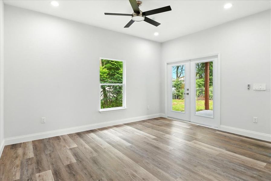 Spacious, unfurnished interior of a new home in , Citrus Springs (Image 18).