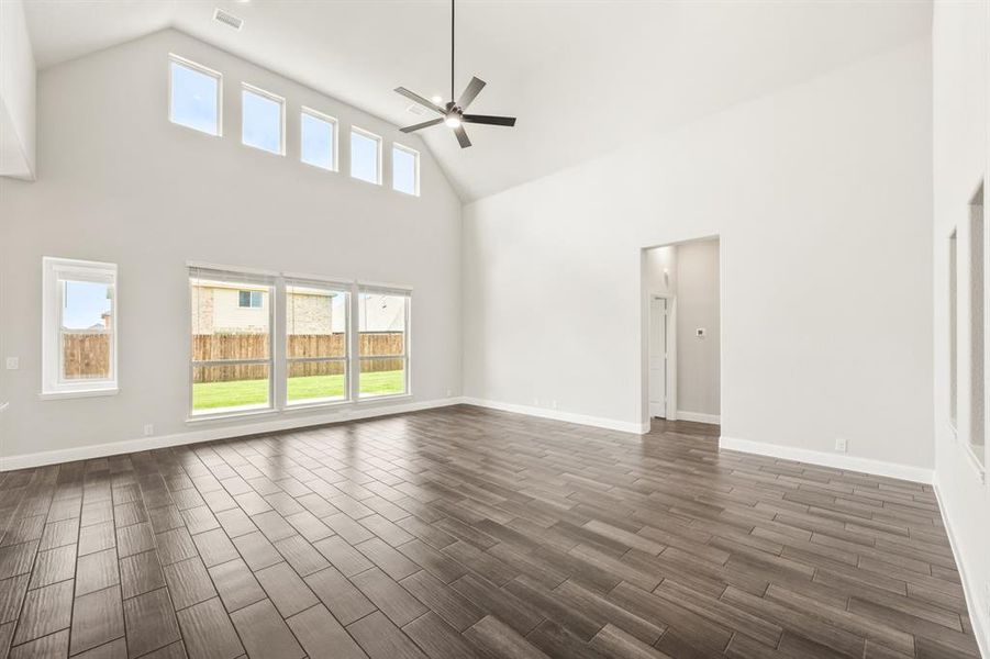 Spacious, unfurnished interior of a new home in Georgetown at Kings Fort 60s, Kaufman (Image 21).
