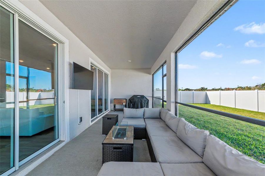 Exterior details and patio area of a home in , Bradenton (Image 27).