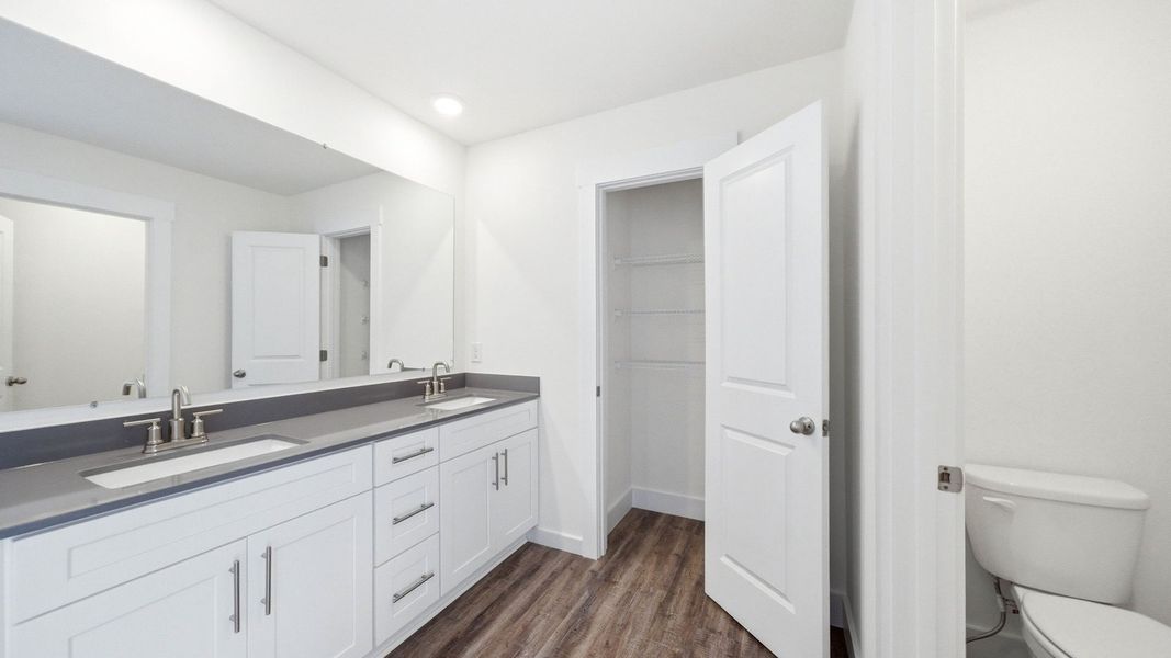 Furnished interior view inside a new home in Fieldcrest Acres, Blountville (Image 9).