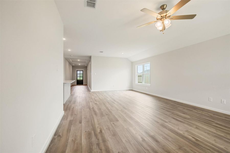 Spacious, unfurnished interior of a new home in River Ranch, Dayton (Image 39).