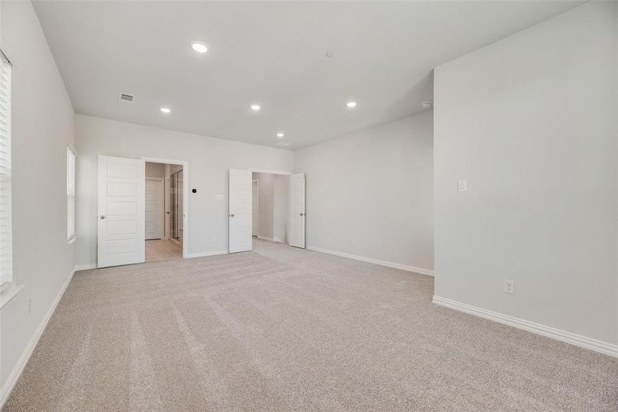 Spacious, unfurnished interior of a new home in , Frisco (Image 21).