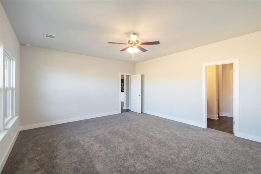 Representative unfurnished interior of a home built from the Savannah by Pacesetter Homes in Orchard Ridge, Liberty Hill (Image 25). Representative unfurnished interior of a home built from the Savannah by Pacesetter Homes in Orchard Ridge, Liberty Hill (Image 25).