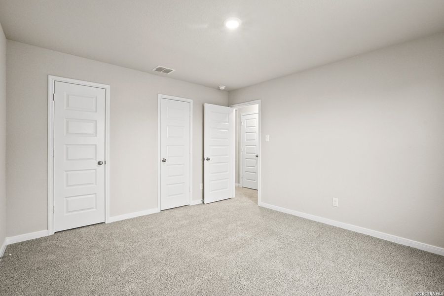 Spacious, unfurnished interior of a new home in Swenson Heights, Seguin (Image 27).