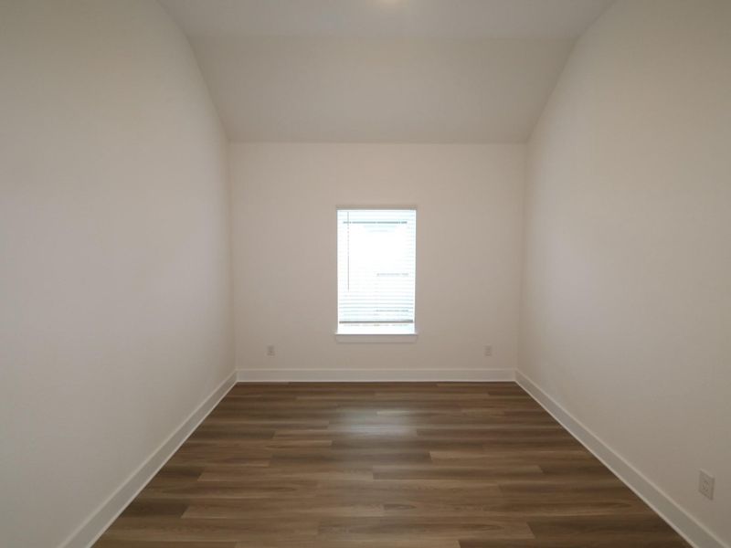 Spacious, unfurnished interior of a new home in Lago Mar, Santa Fe (Image 17). Spacious, unfurnished interior of a new home in Lago Mar, Santa Fe (Image 17).