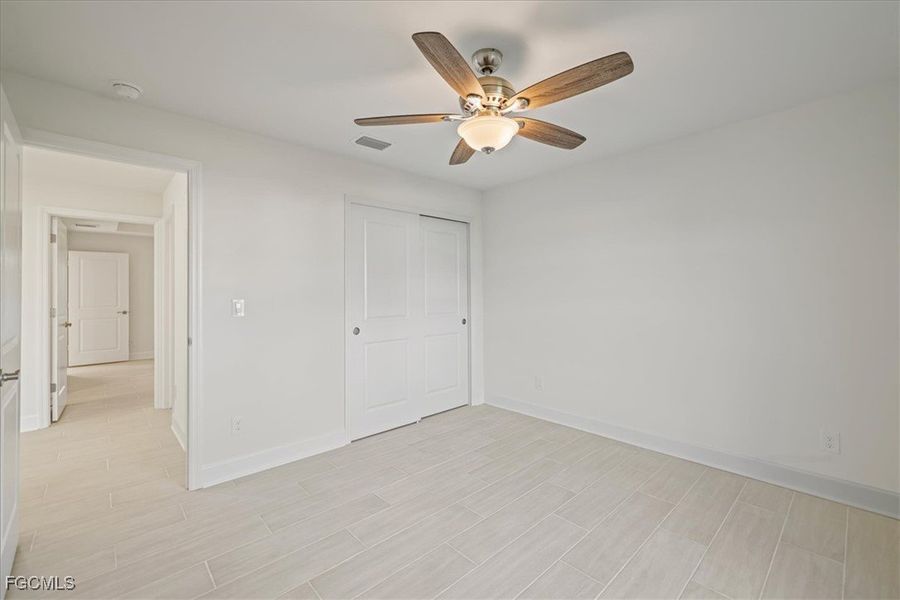 Spacious, unfurnished interior of a new home in Cape Coral, Cape Coral (Image 32).