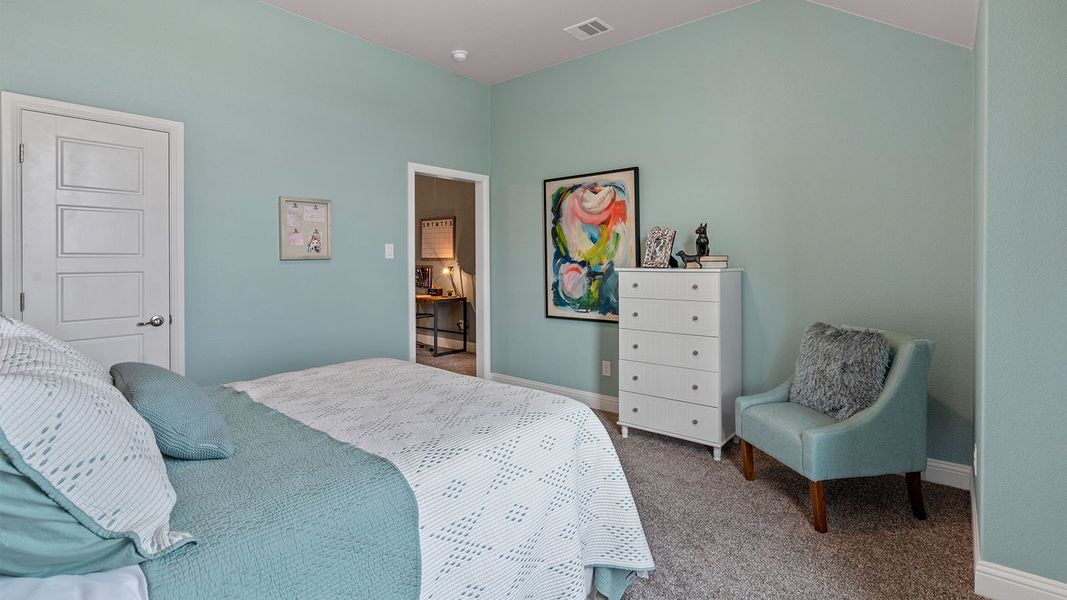 Representative furnished interior of a home built from the Wimberley by D.R. Horton in Lakeview Pointe, Grand Prairie (Image 50).