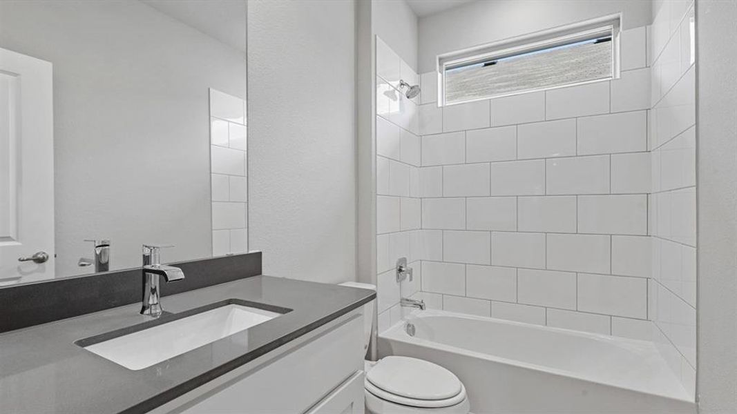 Furnished interior view inside a new home in Trails of Elizabeth Creek, Fort Worth (Image 12).