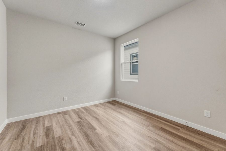 Spacious, unfurnished interior of a new home in Veranda Designer, San Antonio (Image 24).