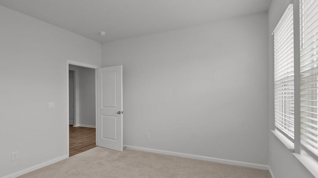 Spacious, unfurnished interior of a new home in Cambridge Park, Mebane (Image 10).