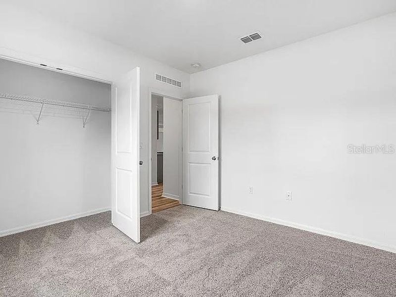 Spacious, unfurnished interior of a new home in Royal Highlands, Brooksville (Image 26).