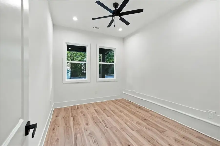 Spacious, unfurnished interior of a new home in , Atlanta (Image 34).