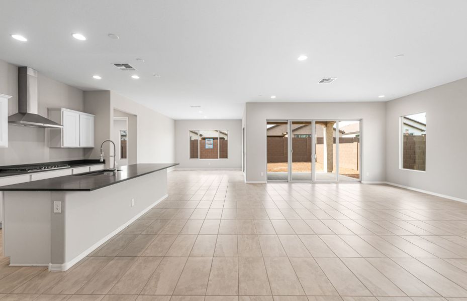Spacious, unfurnished interior of a new home in Artisan at Asante, Surprise (Image 18).