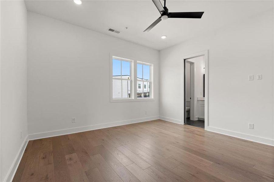 Spacious, unfurnished interior of a new home in , Alpharetta (Image 33).