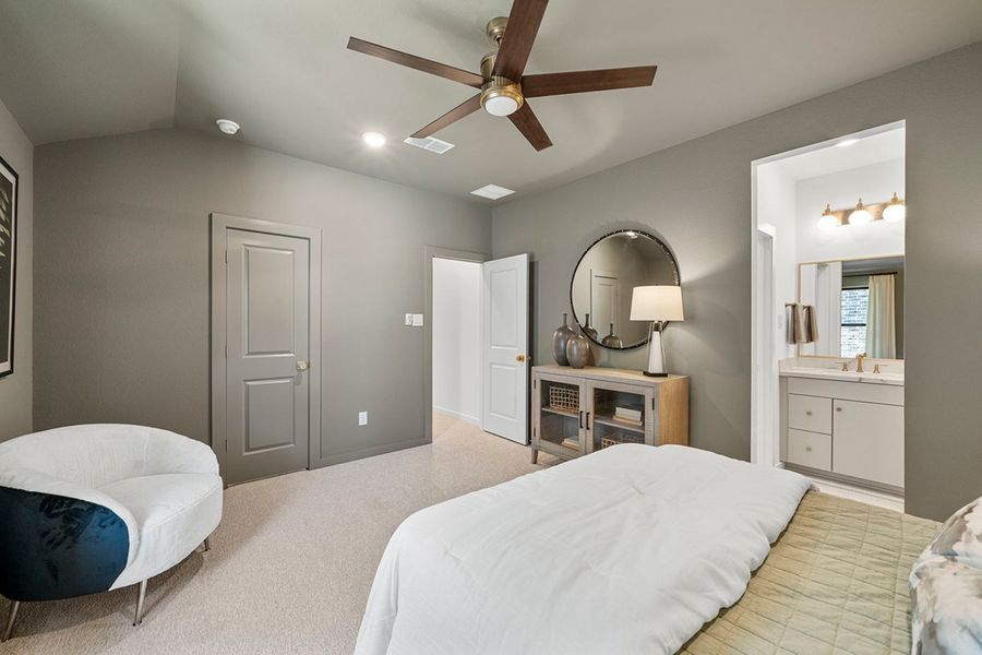 Furnished interior view inside a new home in The Highlands 50', Porter (Image 33).