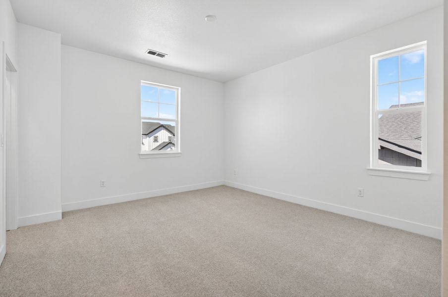 Spacious, unfurnished interior of a new home in Macanta, Castle Rock (Image 26).