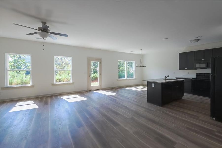 Spacious, unfurnished interior of a new home in , Lawrenceville (Image 19).