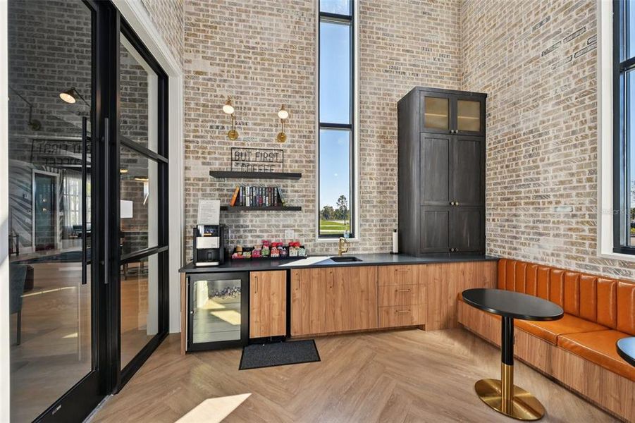 Exterior details and patio area of a home in , Venice (Image 34).