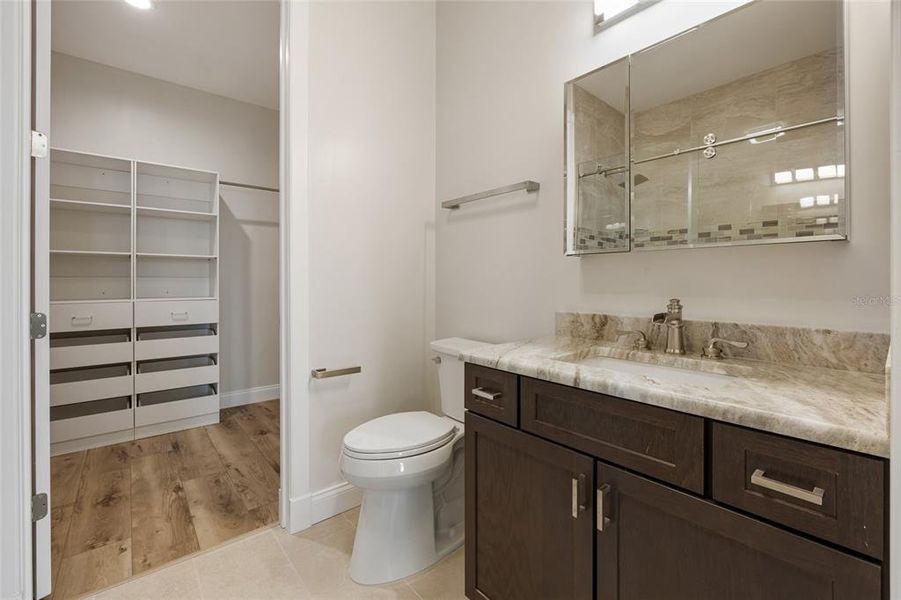 Furnished interior view inside a new home in , Tavares (Image 8).