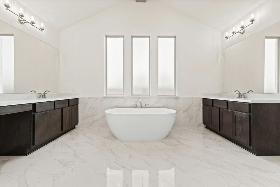 Furnished interior view inside a new home in Cross Creek West - 55', Fulshear (Image 6). Furnished interior view inside a new home in Cross Creek West - 55', Fulshear (Image 6).