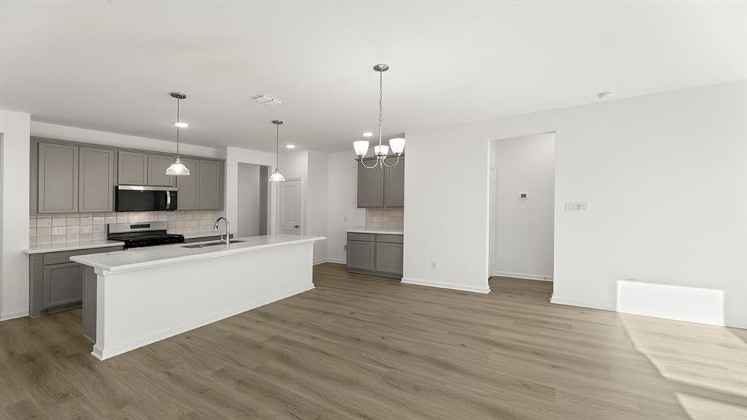 12. 3234 Summerland - Dining (3) 12. 3234 Summerland - Dining (3)